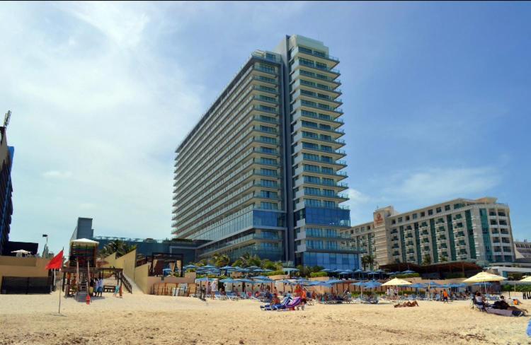 Apartamento Large House - Walking To - 10 Guests! *
