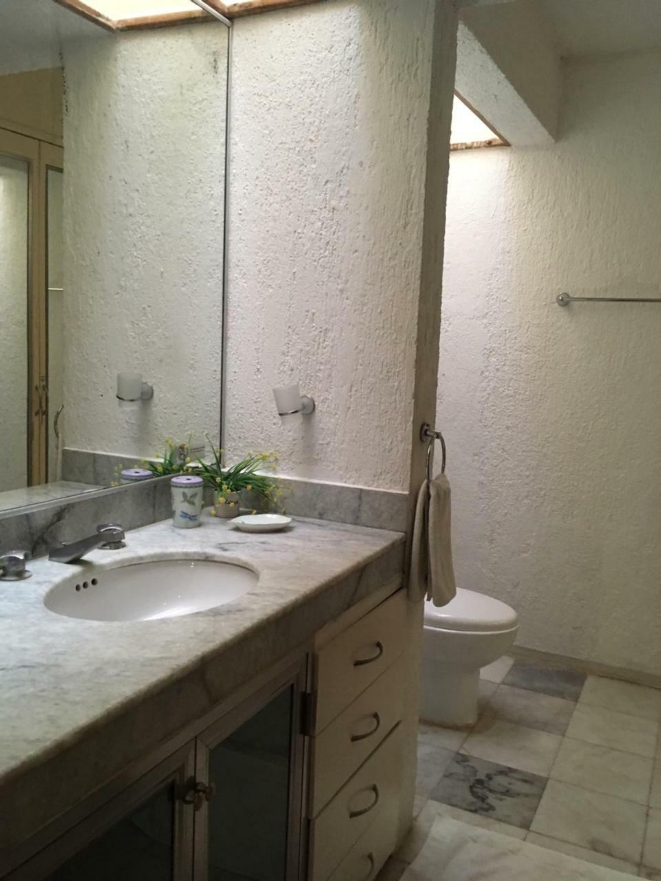 Large House - Walking To - 10 Guests! * Cancún
