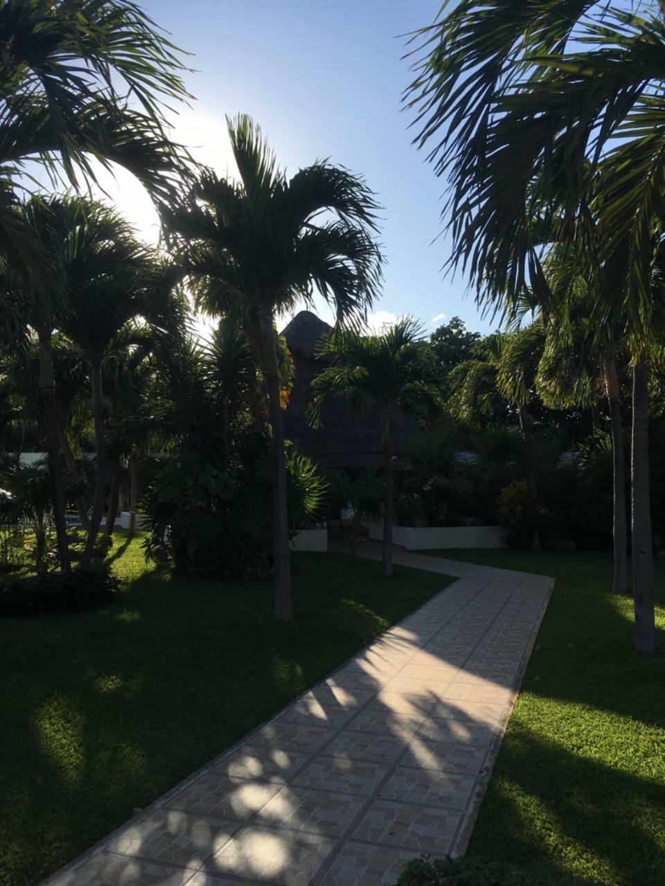 Large House - Walking To - 10 Guests! * Cancún