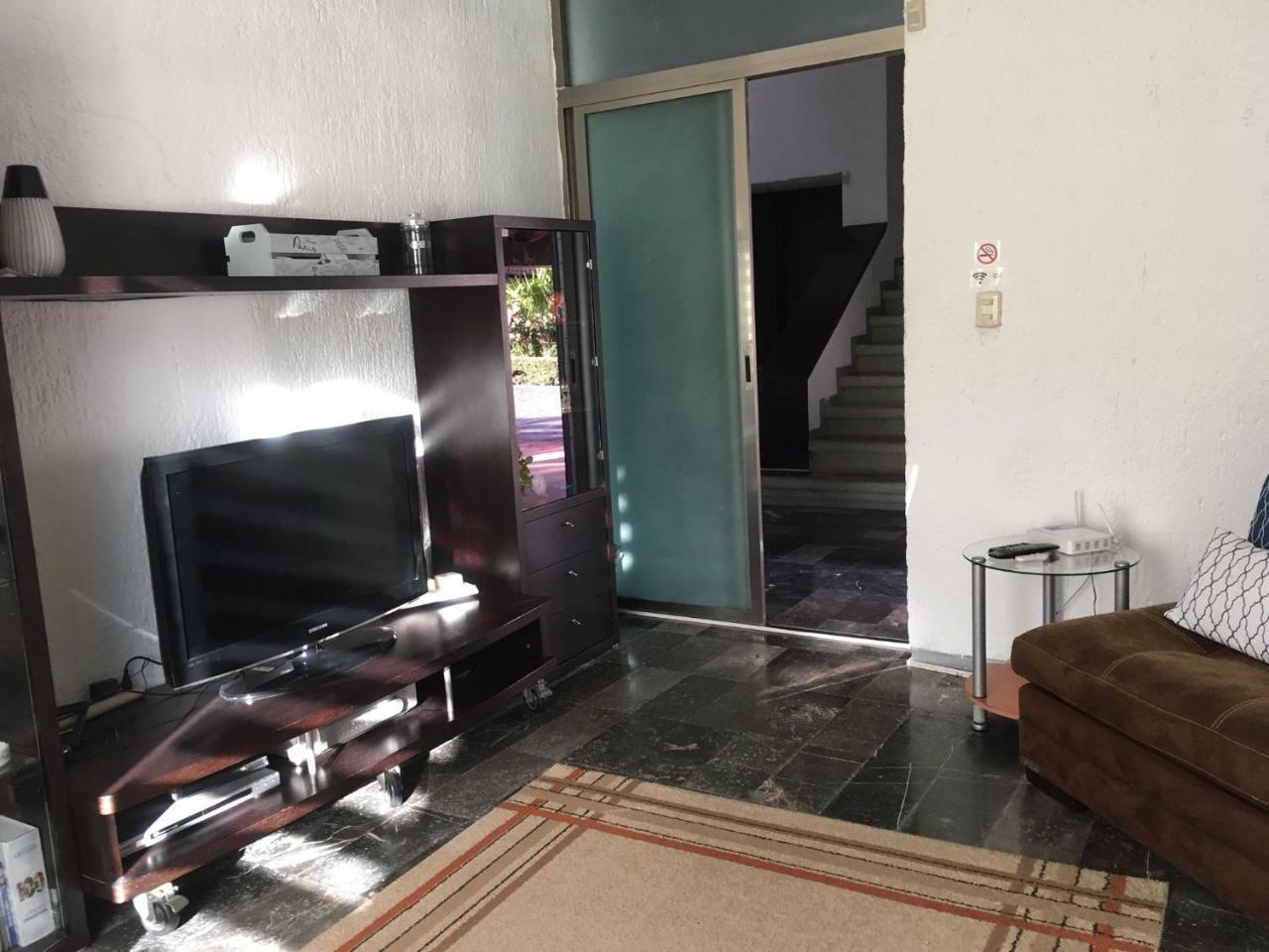 Apartamento Large House - Walking To - 10 Guests!