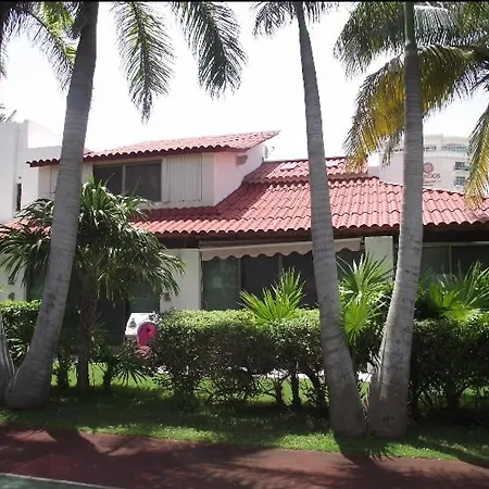 Large House - Walking To Beach - 10 Guests! Cancun Exterior photo