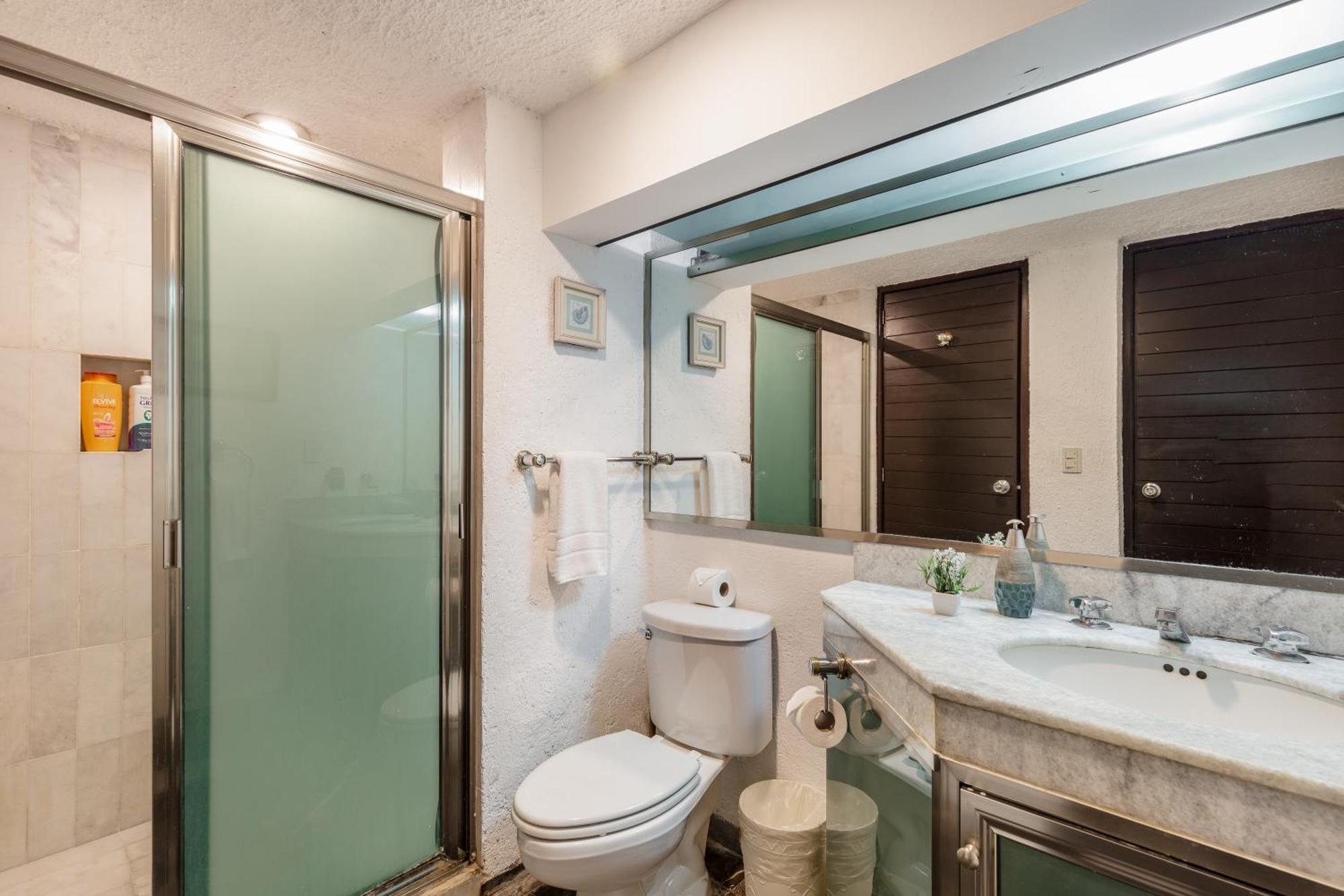 Apartment Large House - Walking To - 10 Guests! Cancun