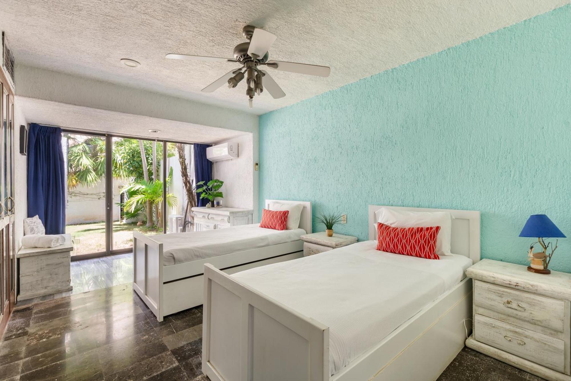 Apartment Large House - Walking To - 10 Guests! Cancun