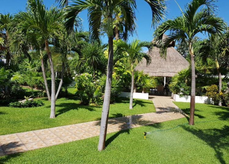 Large House - Walking To - 10 Guests! * Cancun
